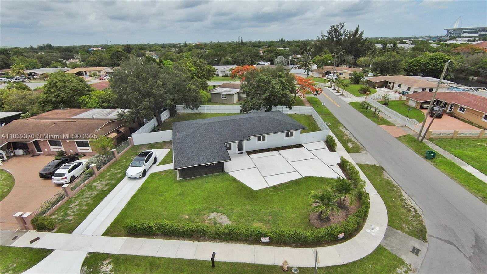 2831 NW 189th St, Miami Gardens, Florida image 2