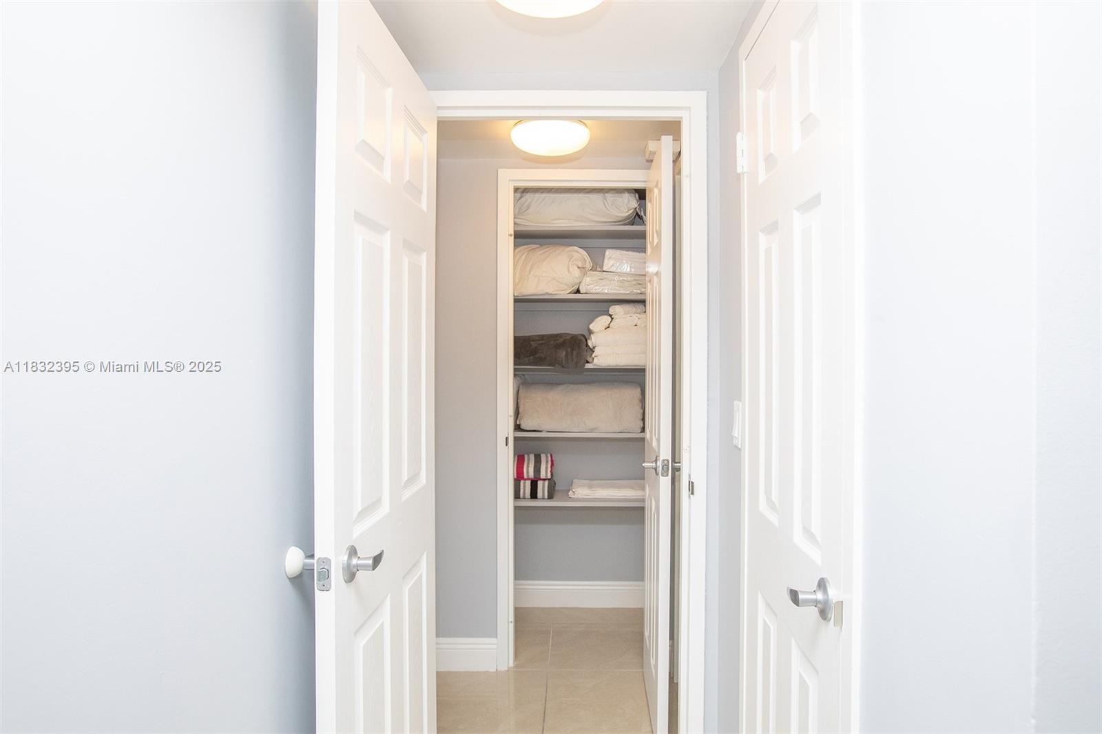 301 Golden Isles Dr #314, Hallandale Beach, Florida image 19