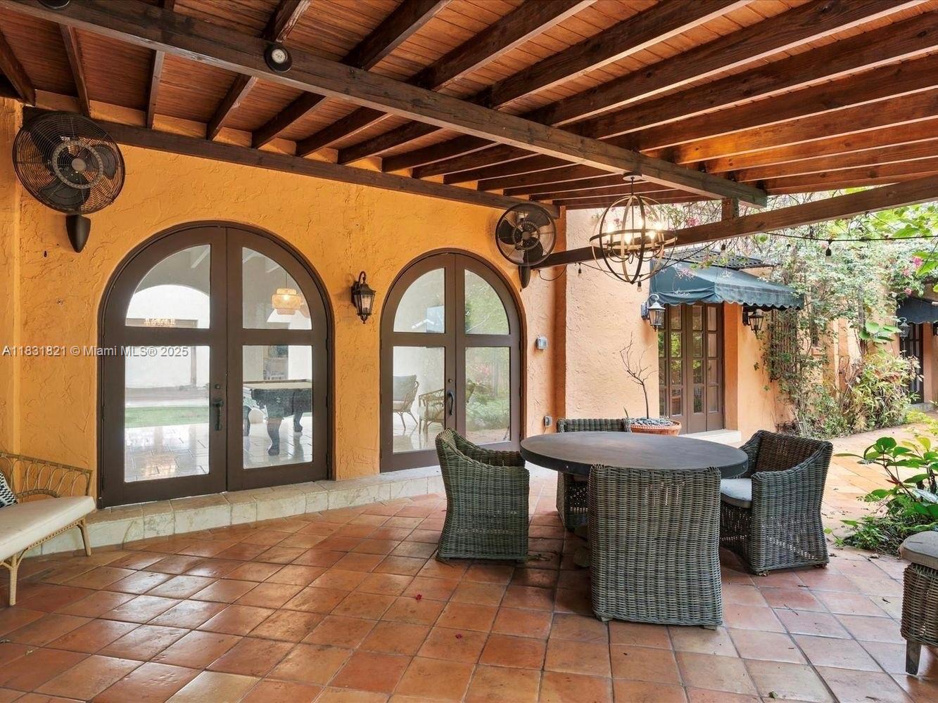 1006 S Greenway Dr, Coral Gables, Florida image 15