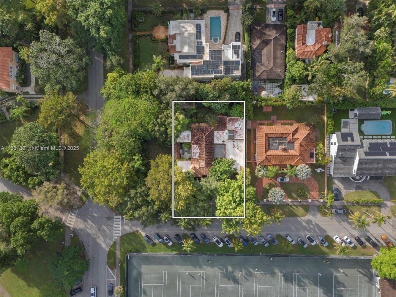 1006 S Greenway Dr, Coral Gables, Florida image 19