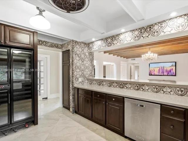 1006 S Greenway Dr, Coral Gables, Florida image 3