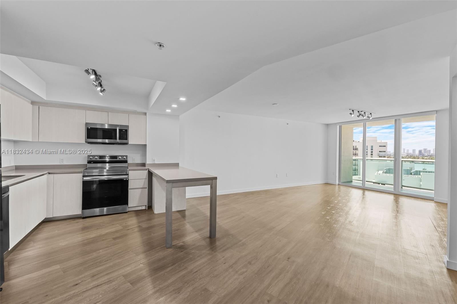 Property photo # 0