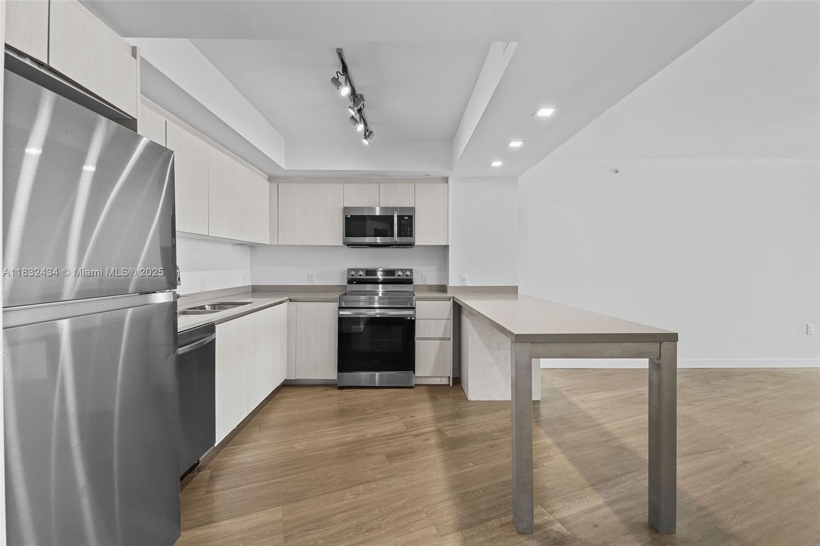 Property photo # 8