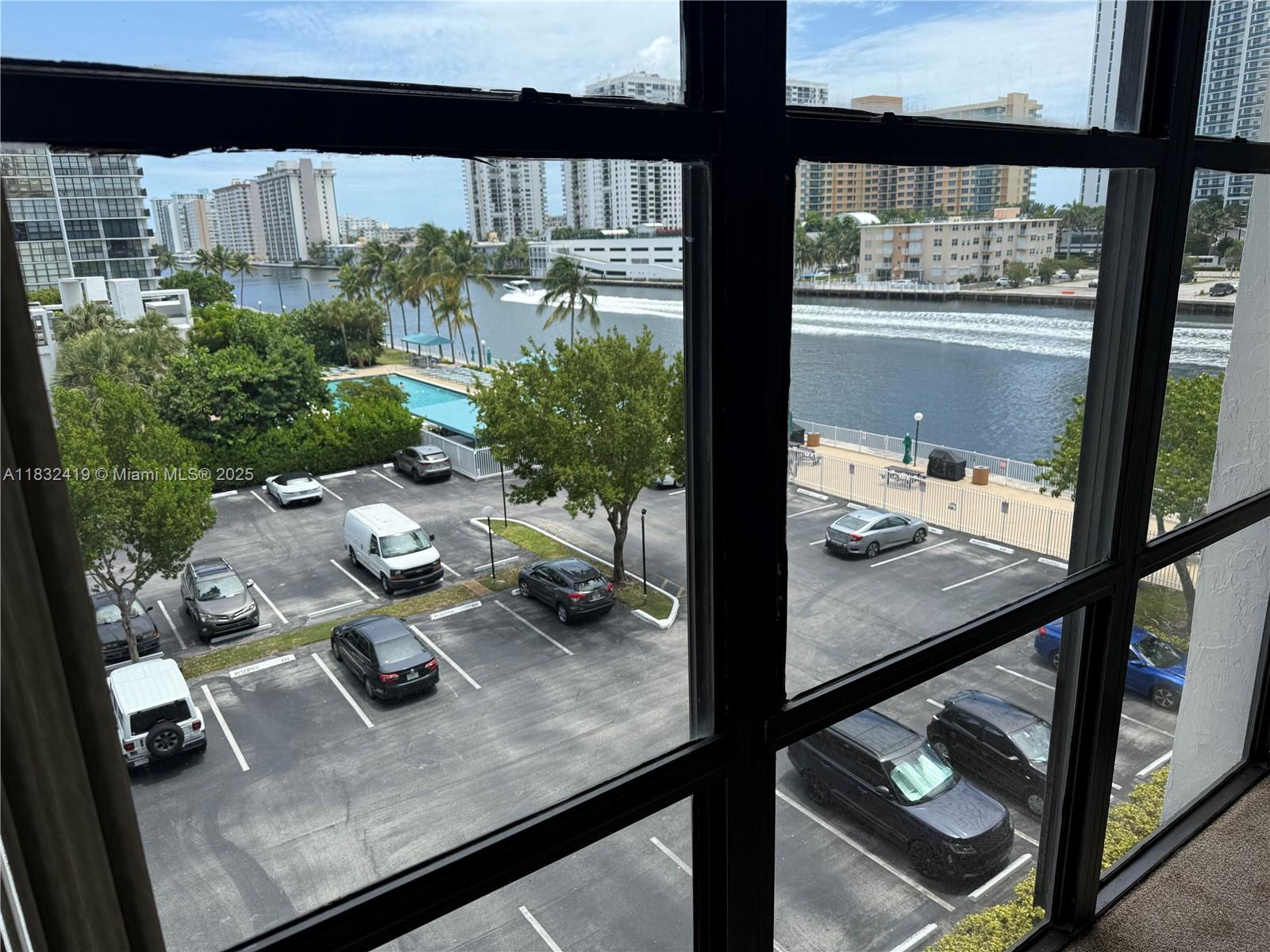 800 Parkview Dr #519, Hallandale Beach, Florida image 11