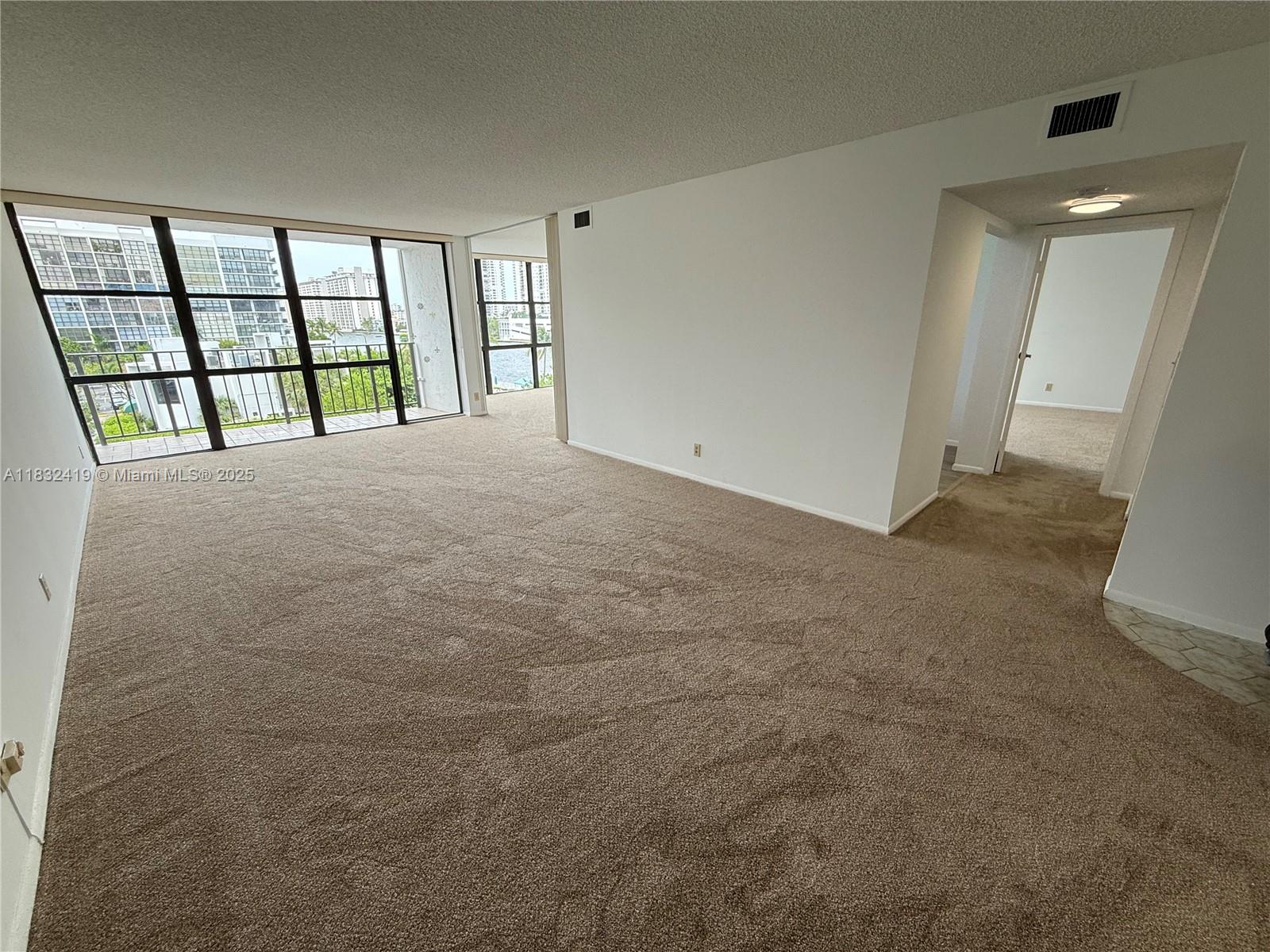 800 Parkview Dr #519, Hallandale Beach, Florida image 2