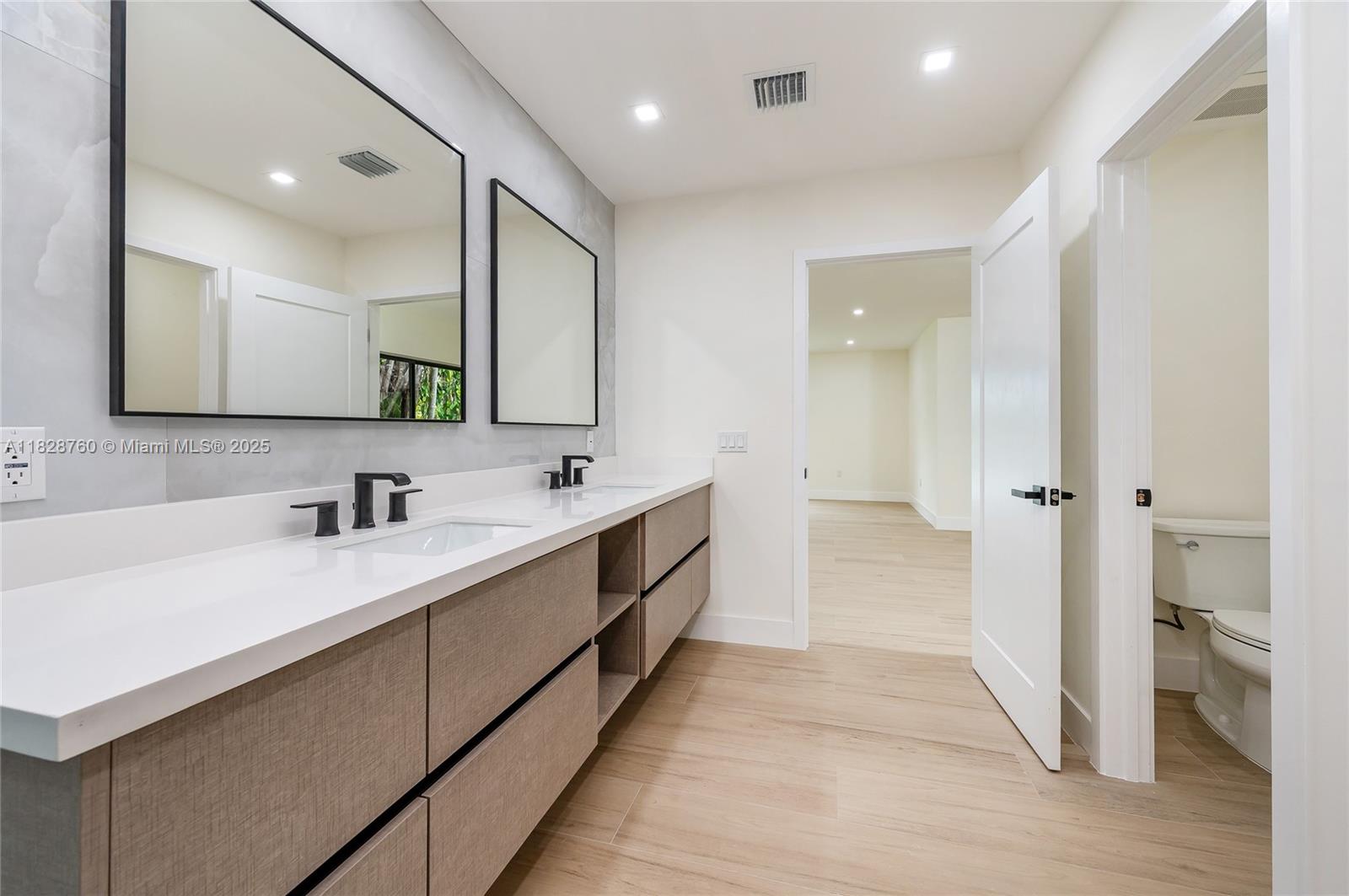 7101 E Troon Cir, Miami Lakes, Florida image 25
