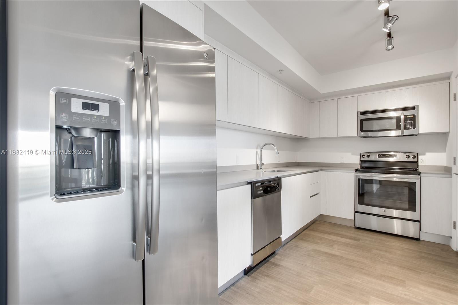 Property photo # 6
