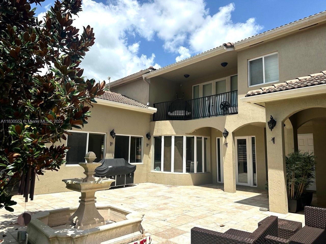 1927 SE 22nd Dr, Homestead, Florida image 2
