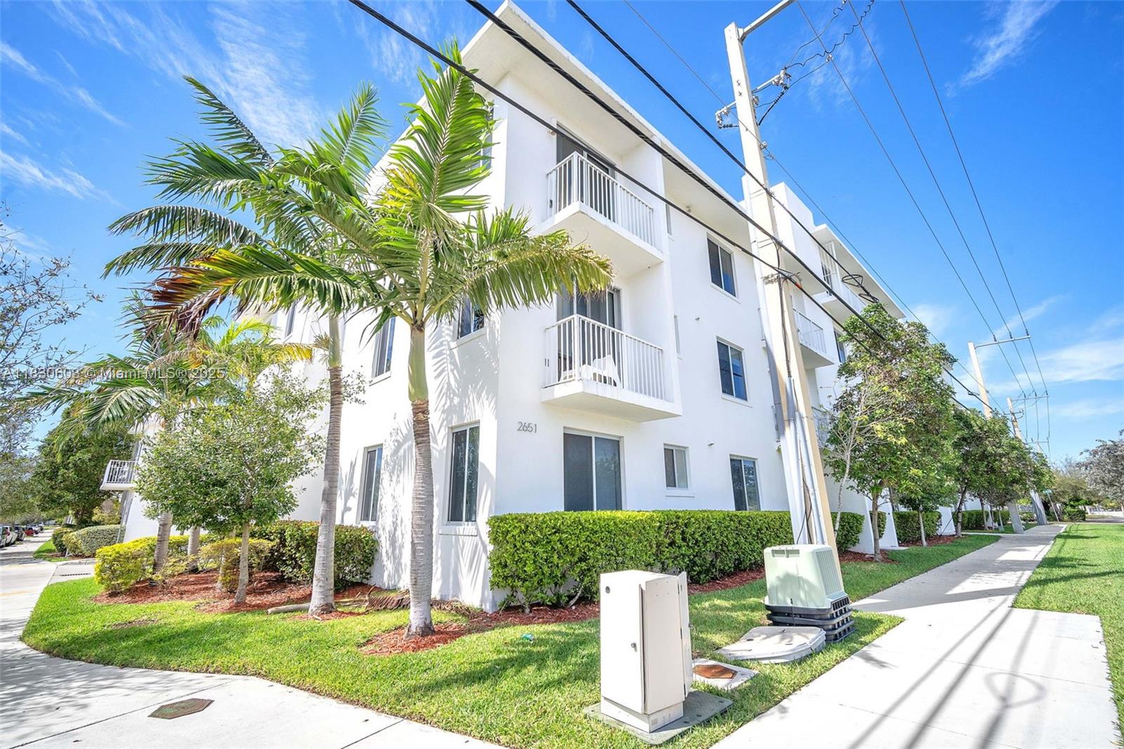 2651 NE 212th Ter #307, Aventura, Florida image 27