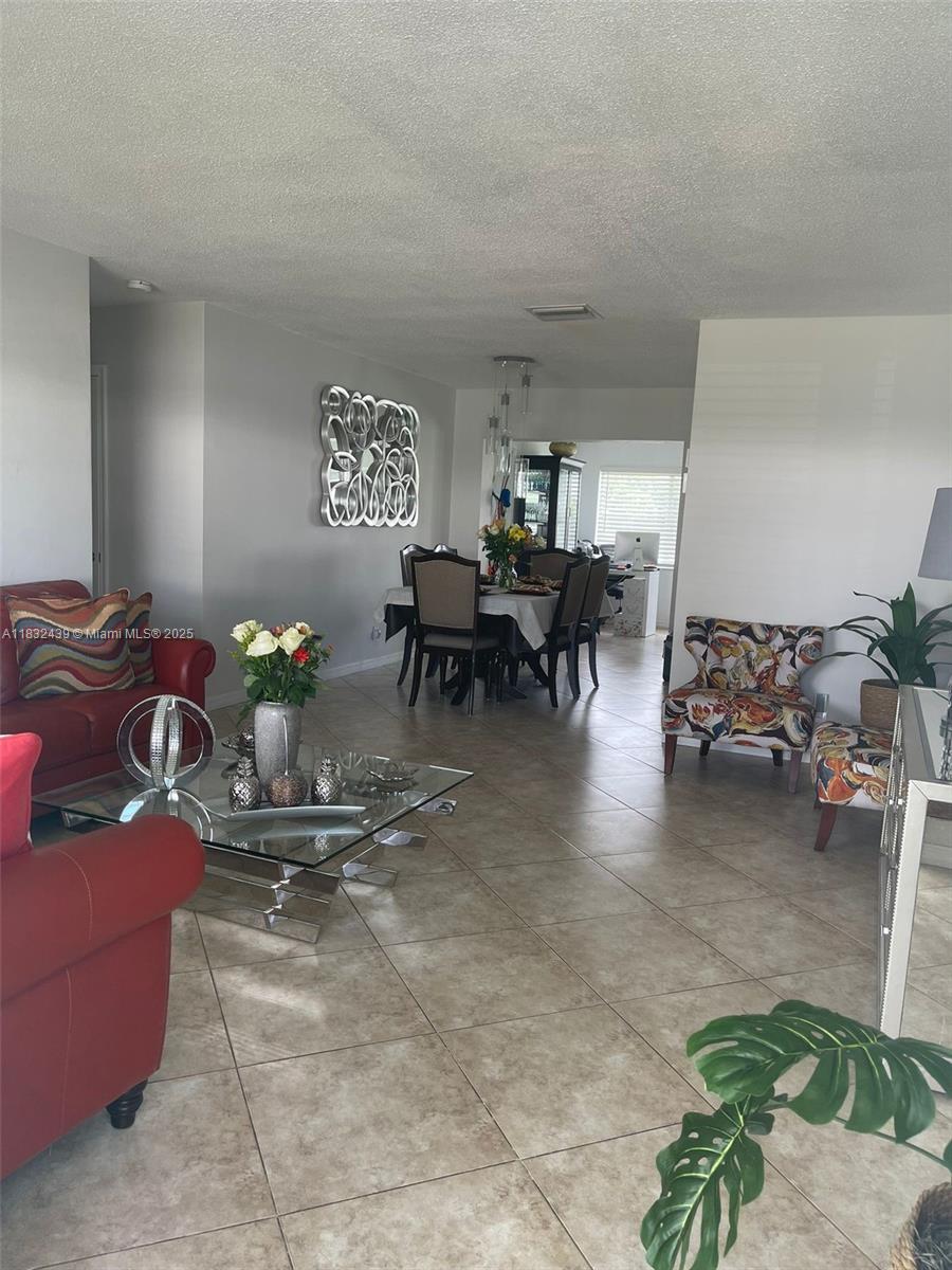 8312 NW 59th St, Tamarac, Florida image 6
