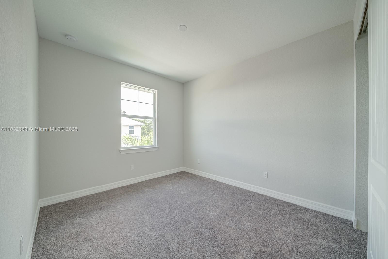 1280 Eucalyptus Dr 4