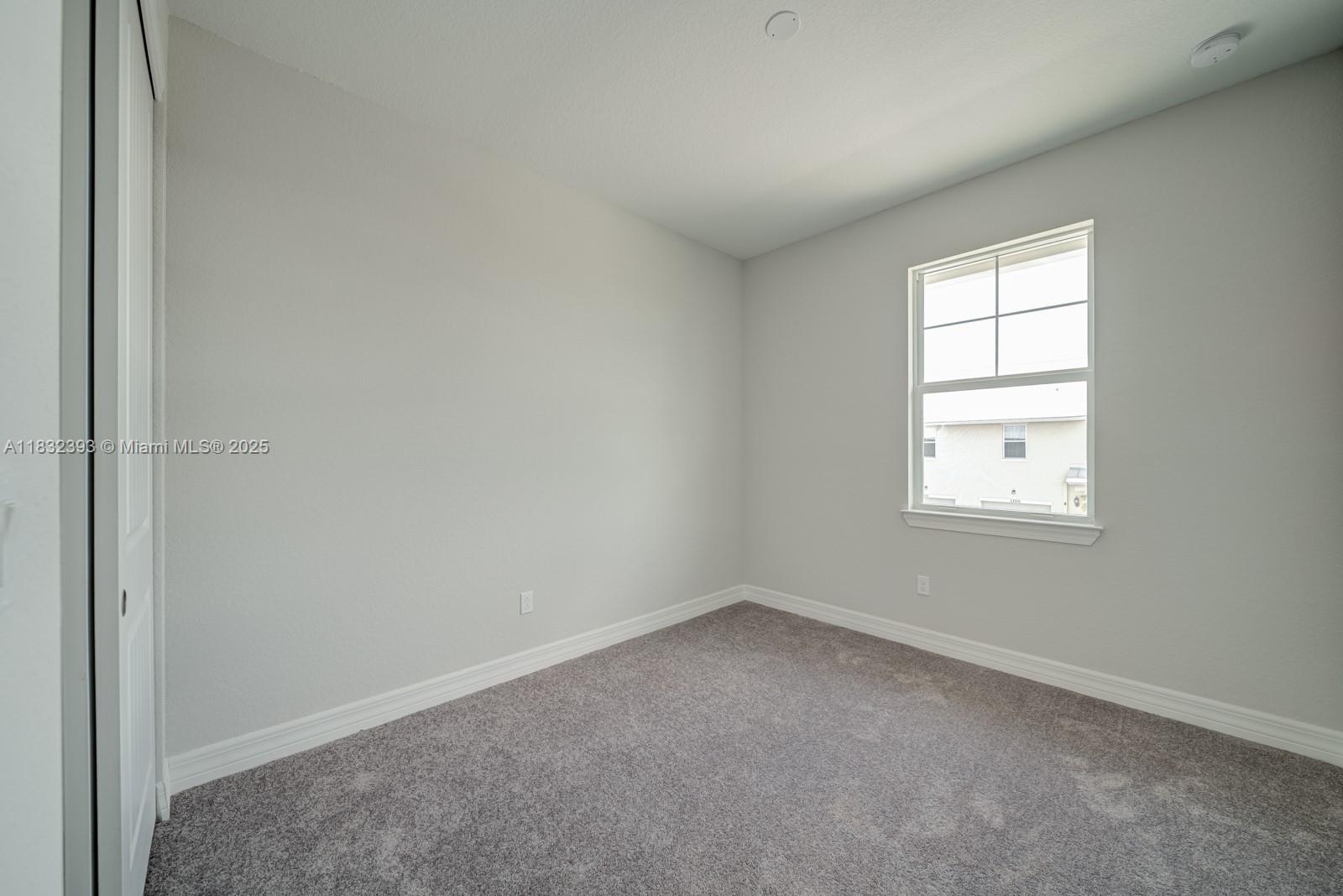 1280 Eucalyptus Dr 4
