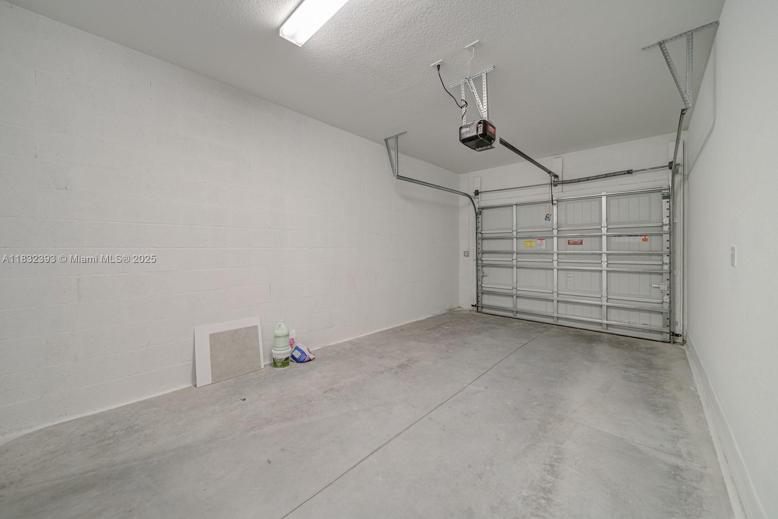 1280 Eucalyptus Dr 4