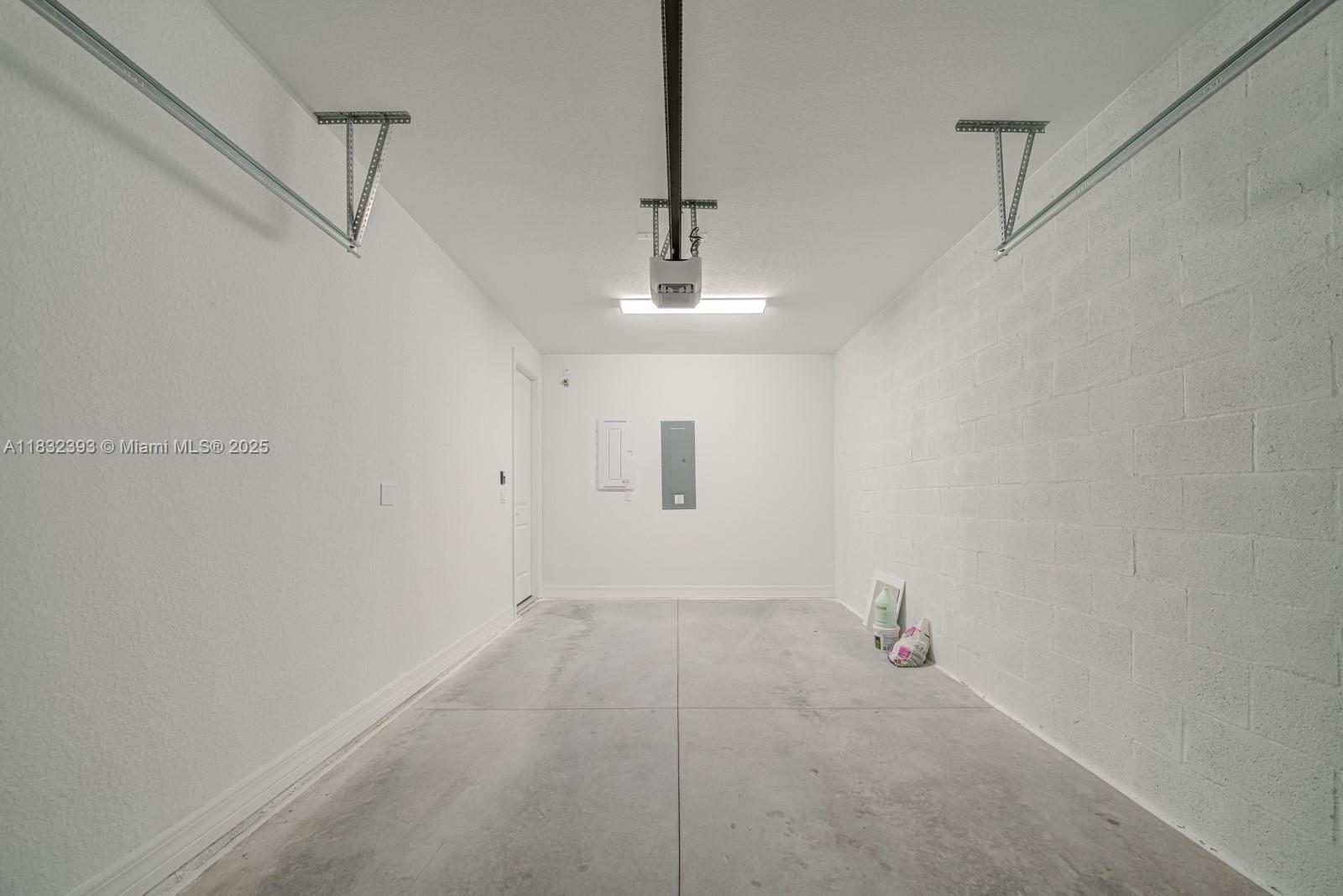 1280 Eucalyptus Dr 4