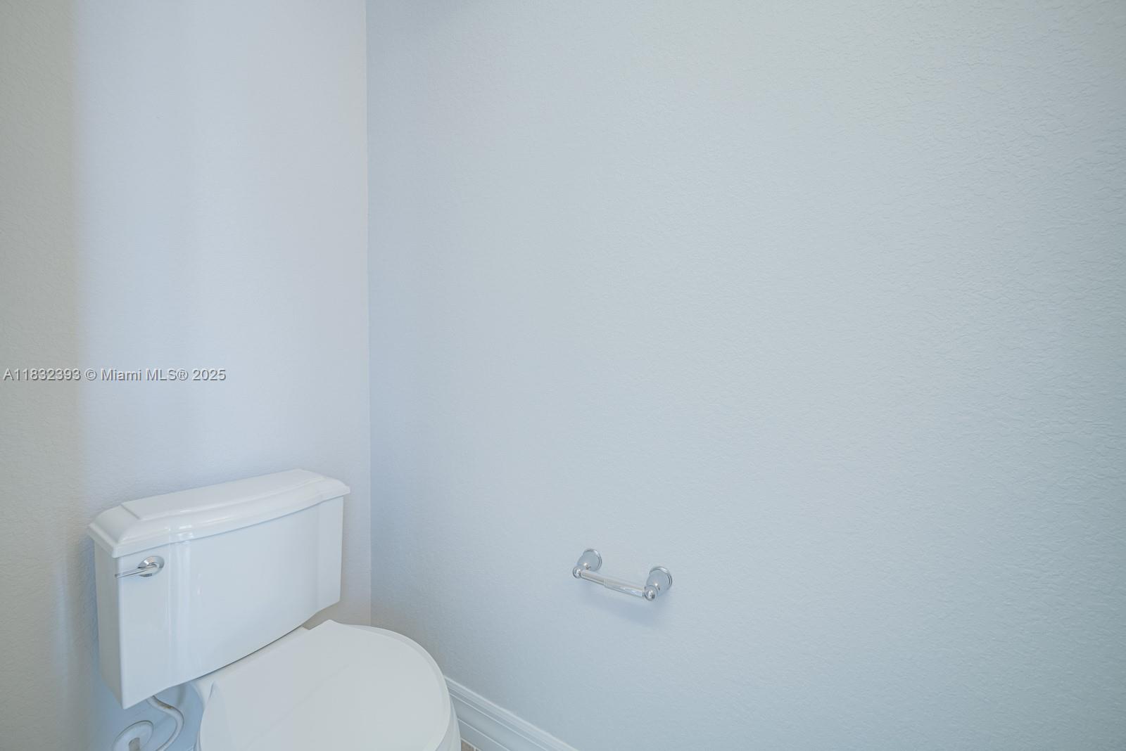 1280 Eucalyptus Dr 4