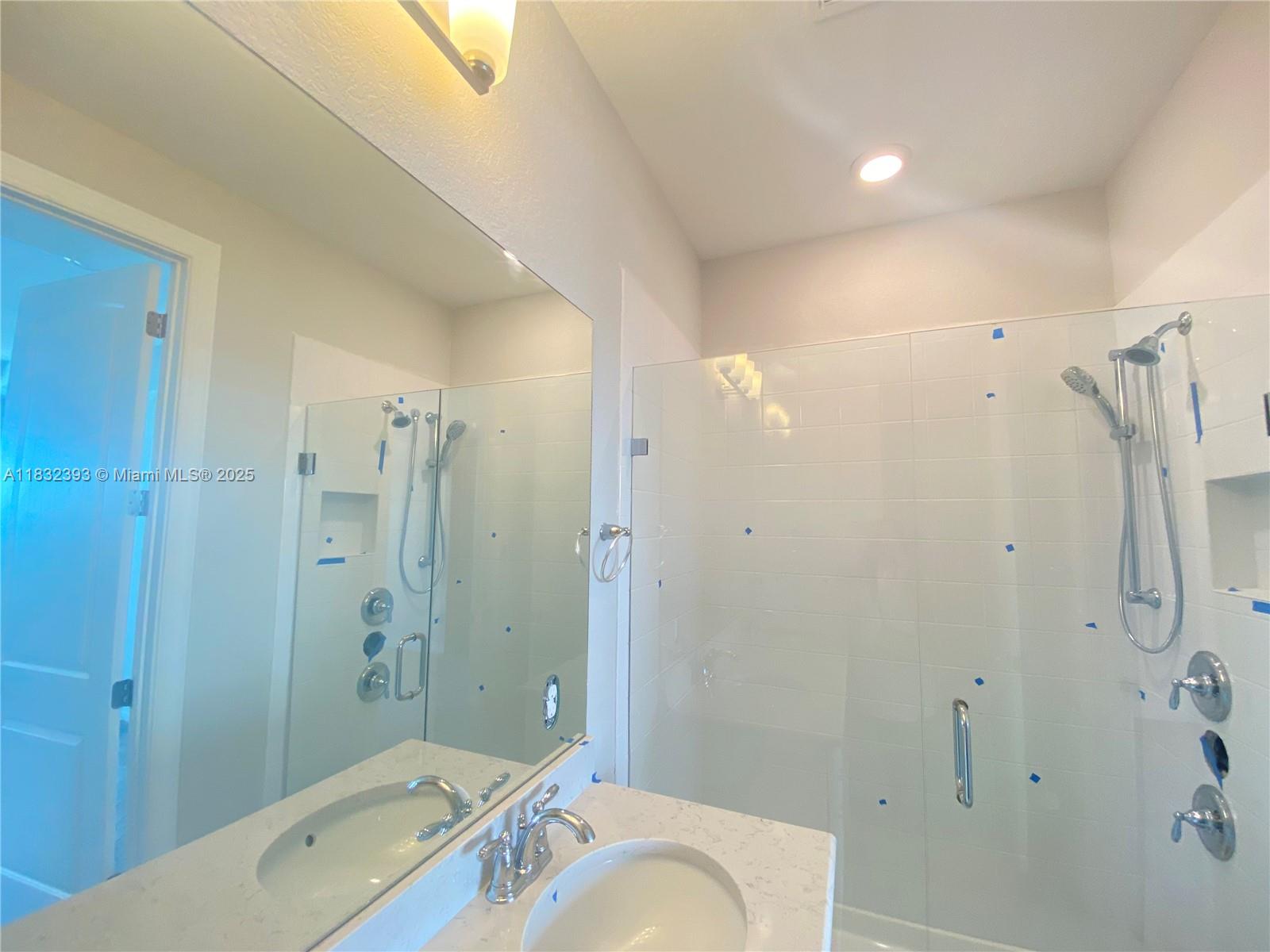 1280 Eucalyptus Dr 4