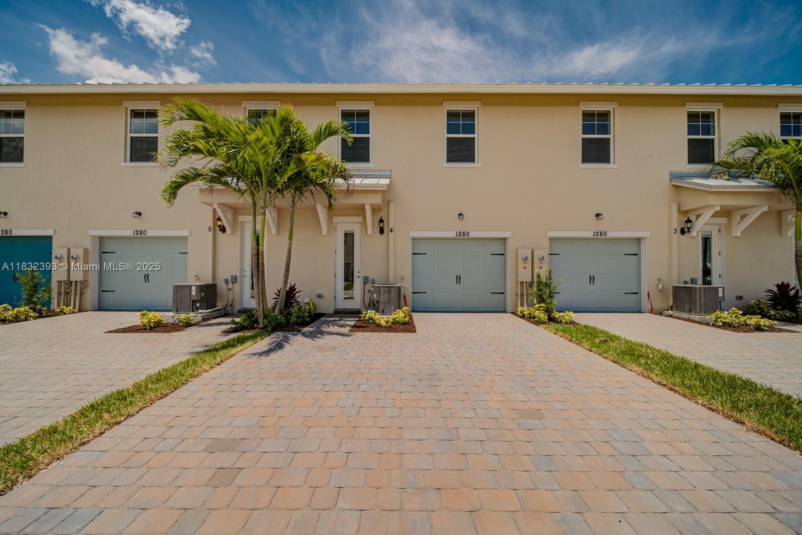 1280 Eucalyptus Dr 4