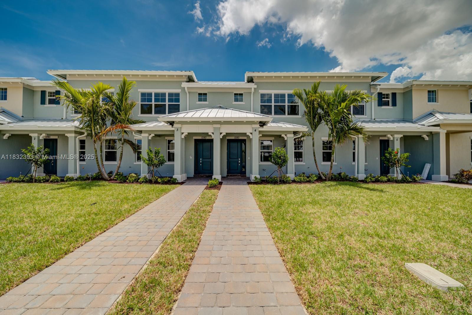 1280 Eucalyptus Dr 4