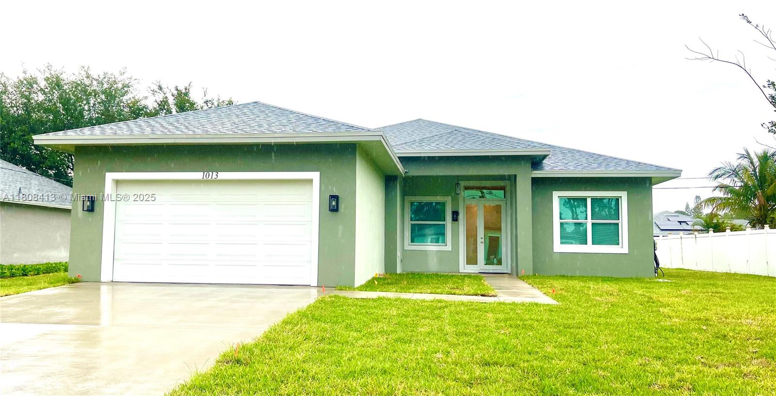 1013 SW Deauville Ave, Port St. Lucie, Florida image 1