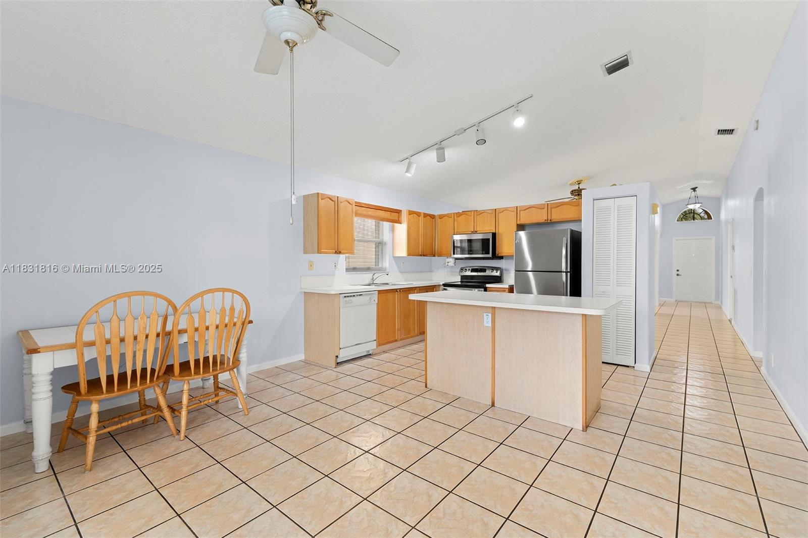 5618 Kingsmill Ct, Lake Worth, Florida image 7