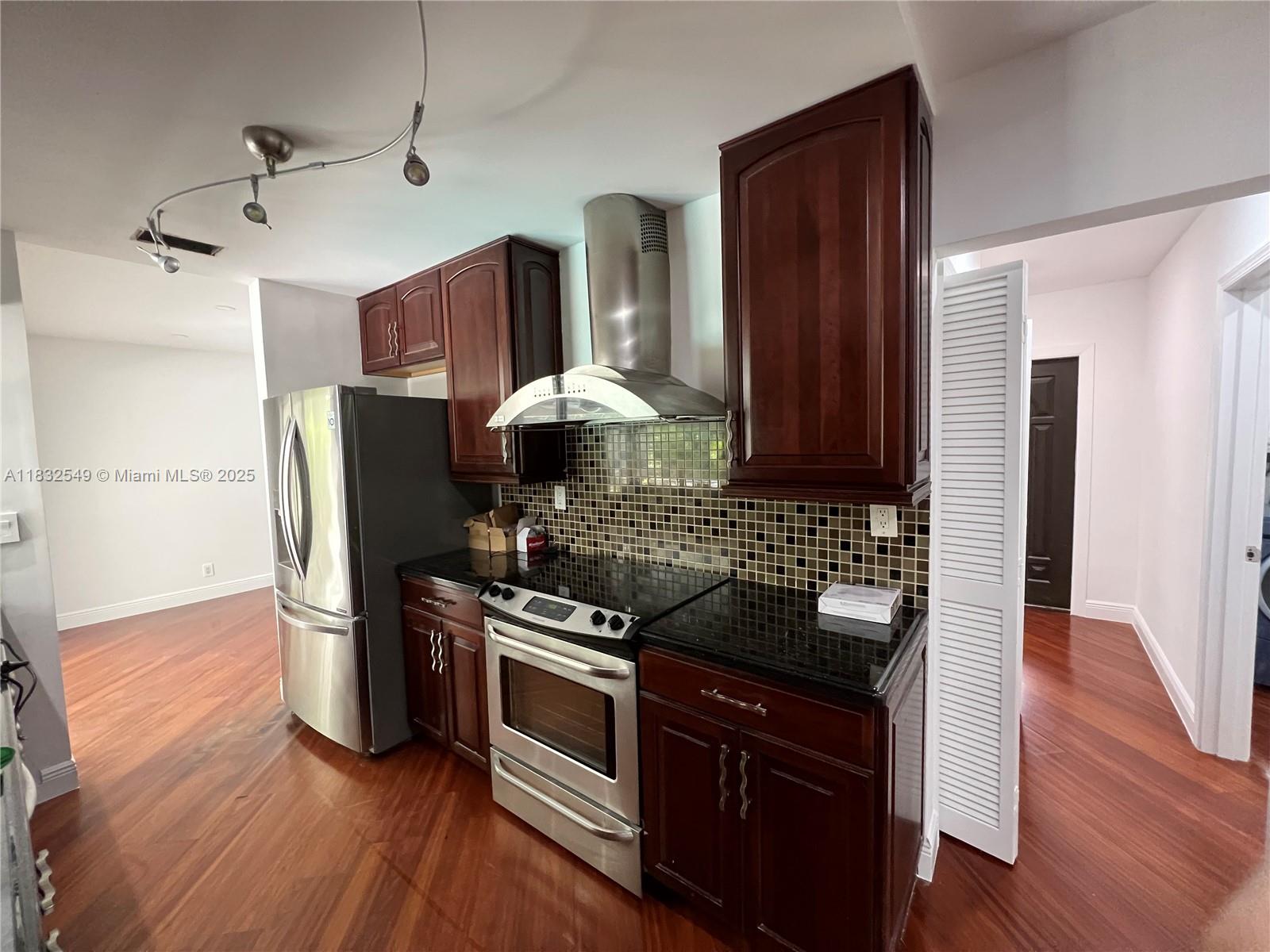 Property photo # 6