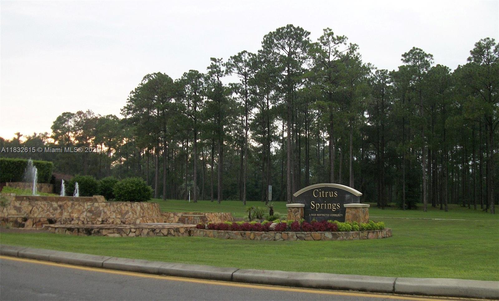 684 E Noah Ln, Citrus Springs, Florida image 2