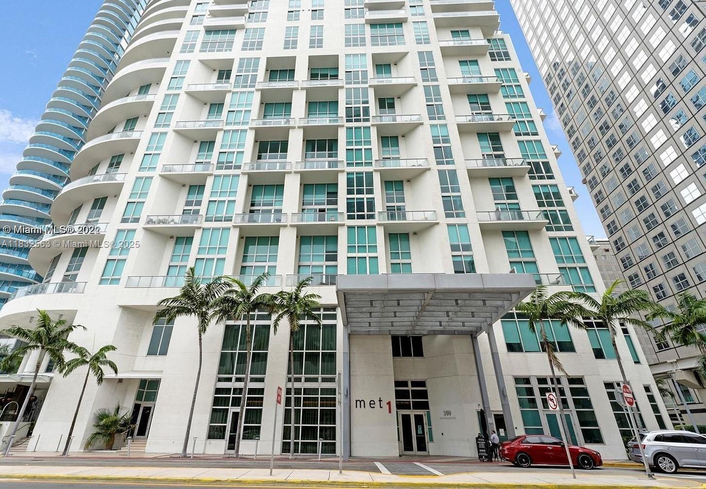 Stunning 1-bedroom, 1.5-bath corner unit offering panoramic skyline views of Downtown and a spacious private balcony. Floor-to-ceiling windows illuminate this bright and airy residence, with breathtaking views from every angle. The modern open-concept kitchen and dining area feature granite countertops, Italian cabinetry, and high-end stainless steel appliances. Located in the heart of Downtown, the MET-1 building offers an array of luxury amenities, including a state-of-the-art fitness center, pool, hot tub & spa, two lobby levels, billiard room, business center, kids' playroom, 24-hour front desk, and valet parking. Just steps away from Whole Foods, Silver Spot Cinema, the Metro-mover, the Miami Heat Arena, and top-tier dining options.