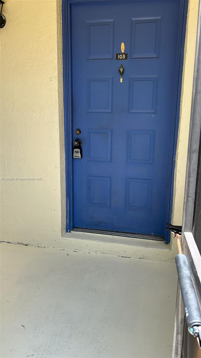 189 Lakeview Dr #103, Weston, Florida image 2