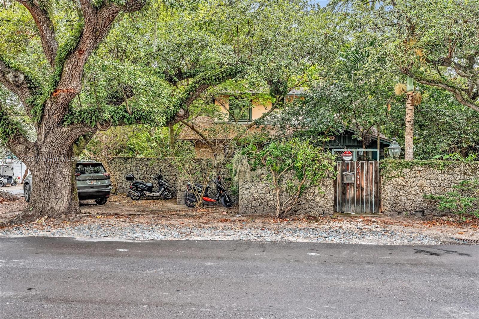 3041 Oak Ave, Miami, Florida image 15