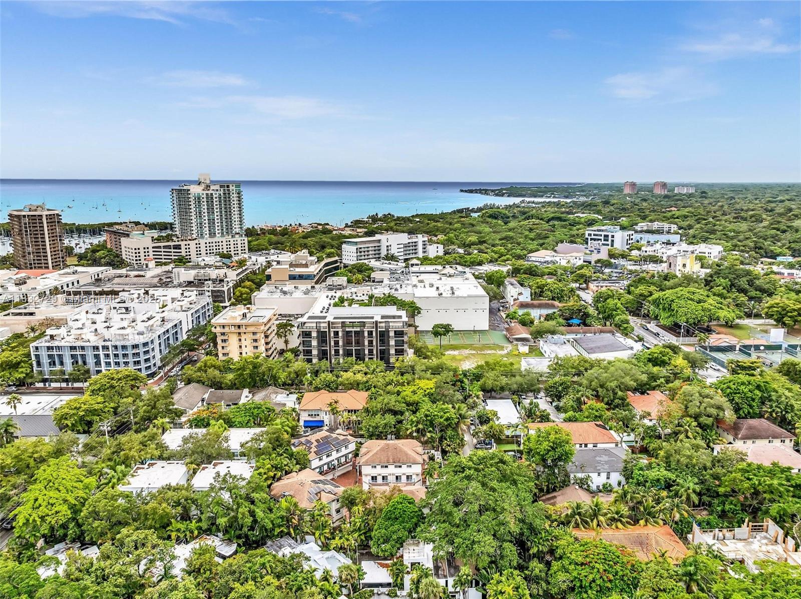3041 Oak Ave, Miami, Florida image 2