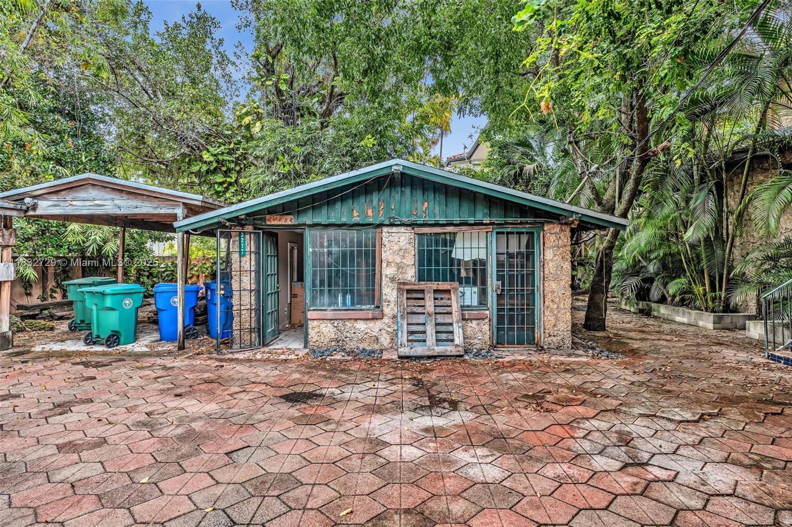 3041 Oak Ave, Miami, Florida image 20