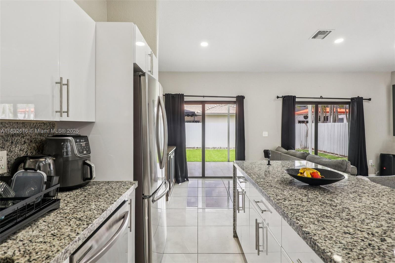 7754 NW 201st Ter, Hialeah, Florida image 14