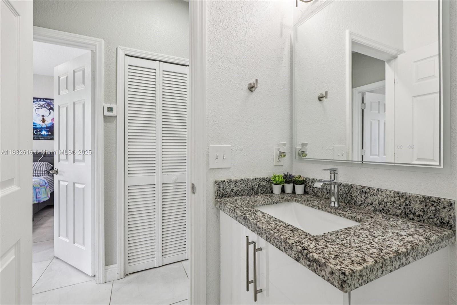 7754 NW 201st Ter, Hialeah, Florida image 28
