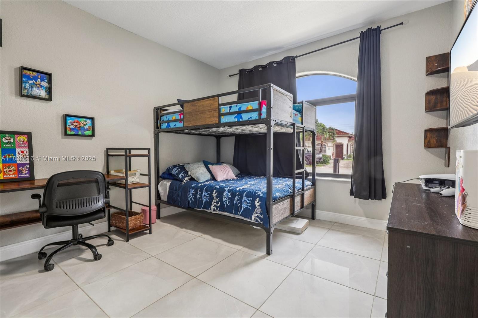 7754 NW 201st Ter, Hialeah, Florida image 32