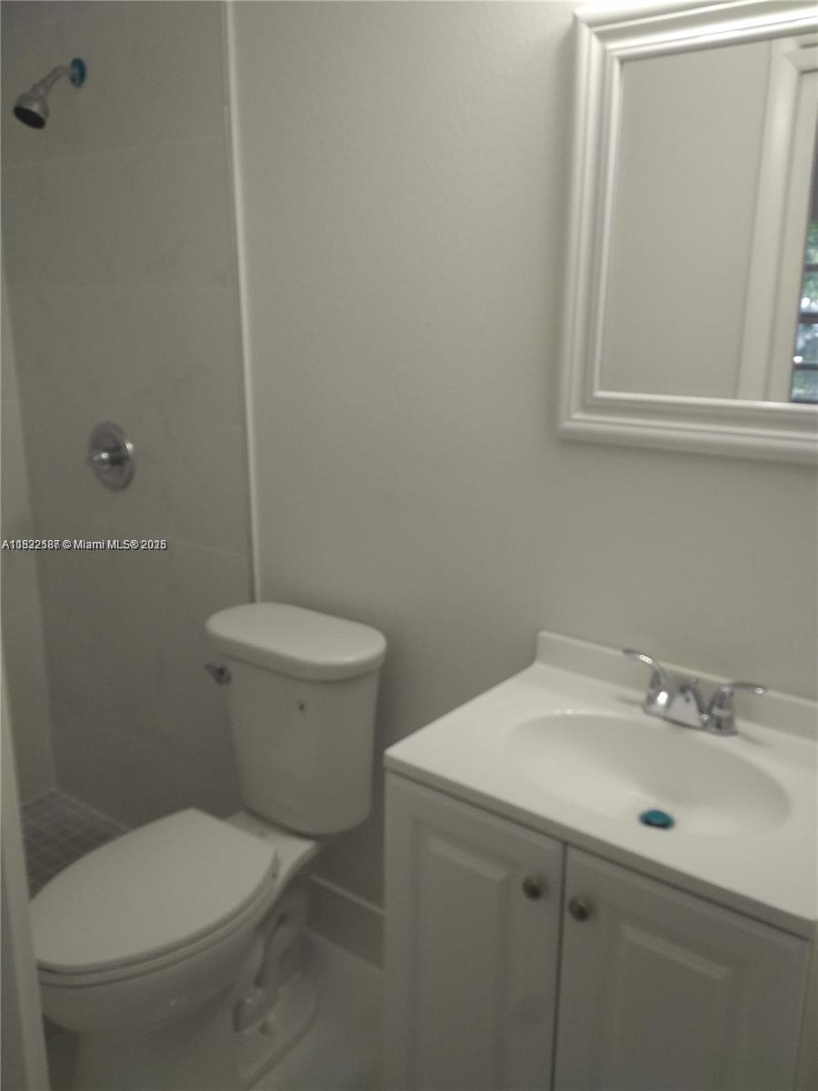 2840 SW 8th St, Fort Lauderdale, Florida image 19