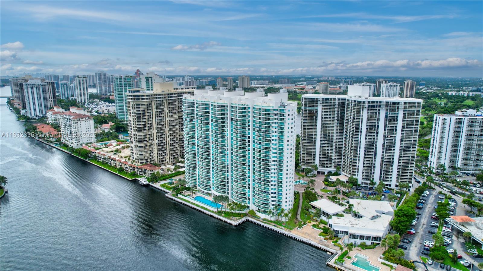 20201 E Country Club Dr #2203, Aventura, Florida image 2