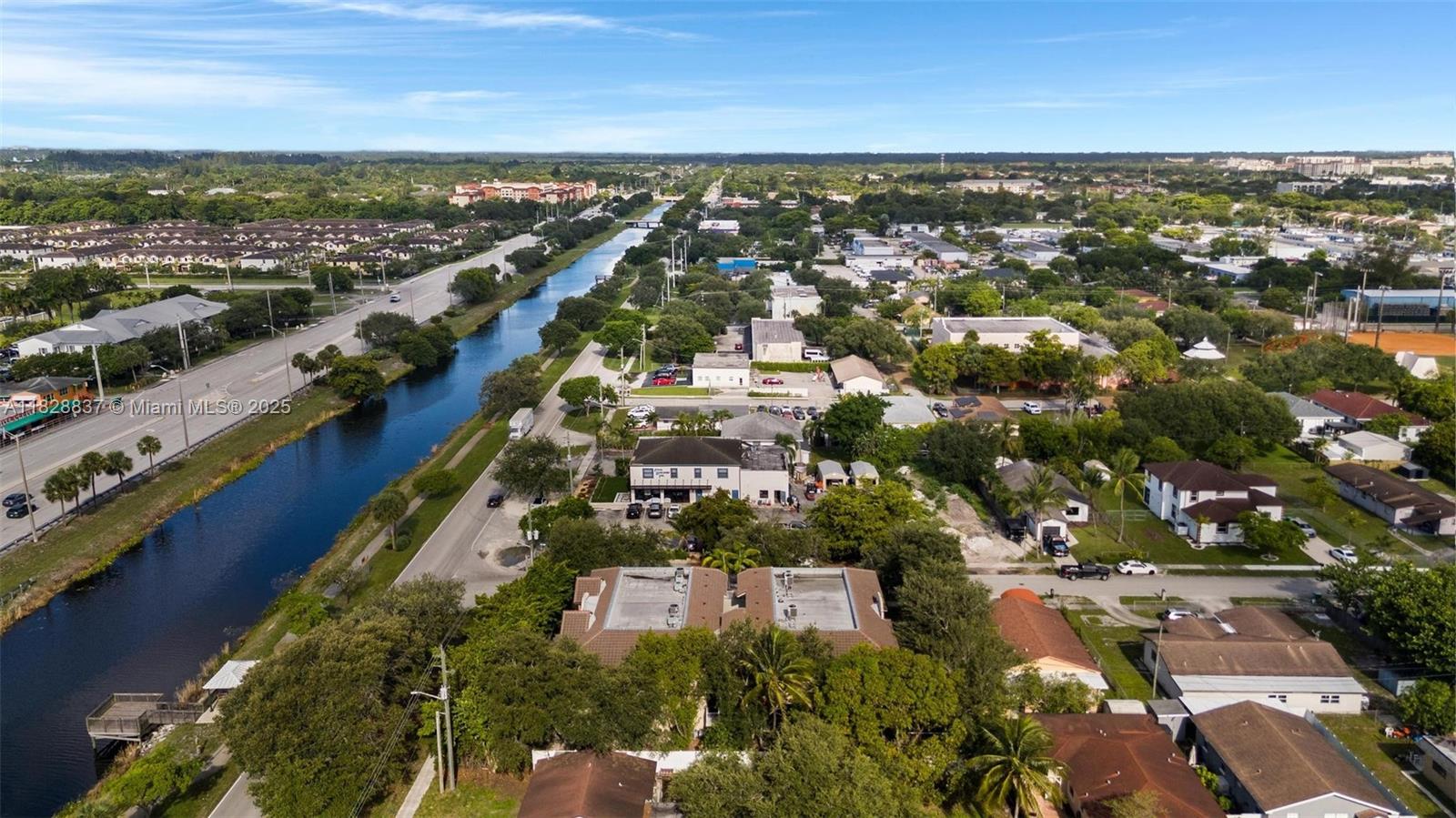 5595 Orange Dr, Davie, Florida image 27