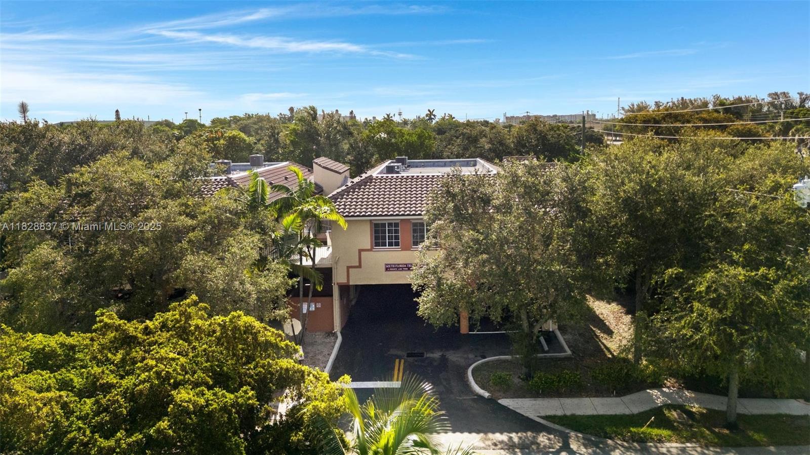 5595 Orange Dr, Davie, Florida image 31