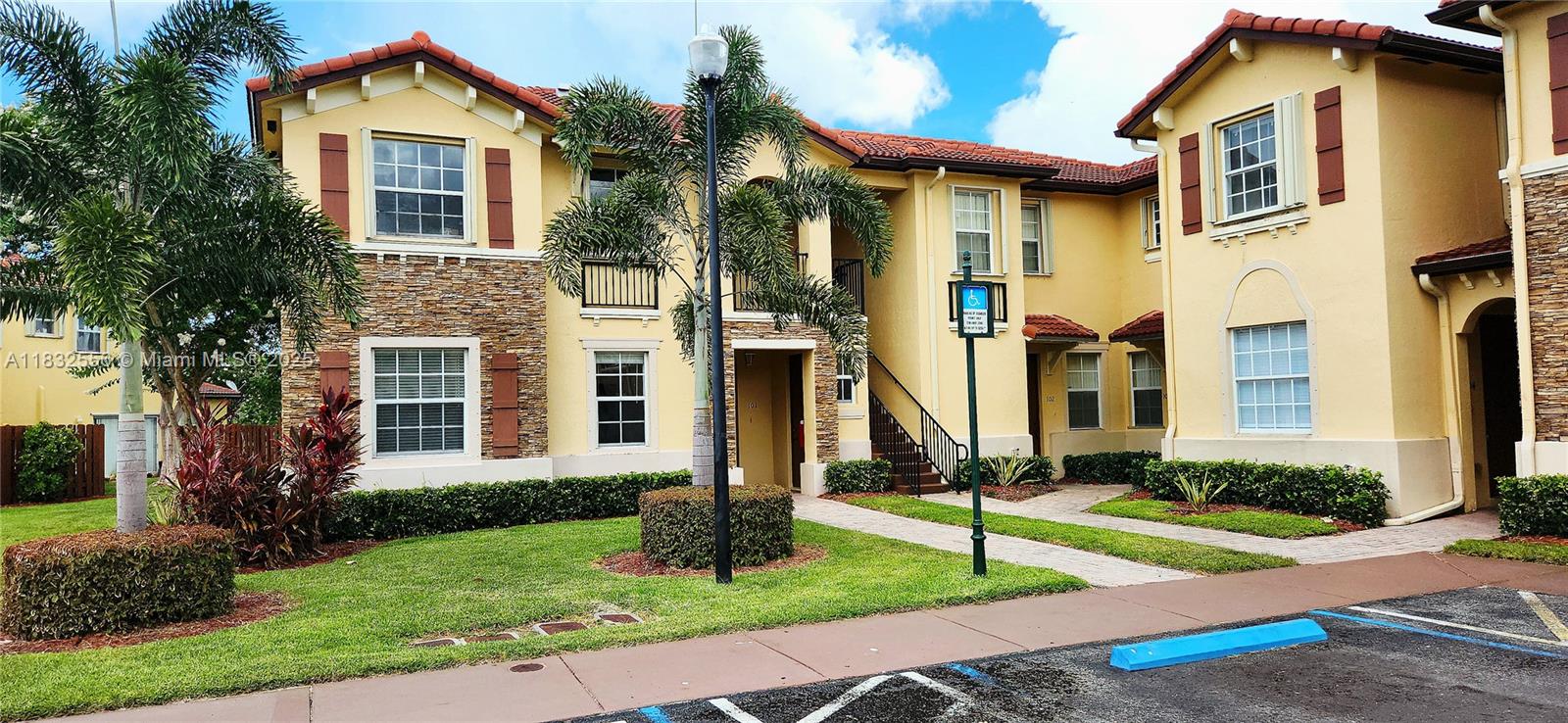 Villas at Carmel lowest priced home available for sale (3 bedrooms/2 bathrooms) with a lake view.  Located inside the sought-after Mailbu develpment. This is a gated community with 24 hours security, it is impeccably maintained and centrally located. It offers a resort like ammenities such as an Olylimpic pool, kids pool/playground, complete gym, elegant community room/clubhouse, dog park and more. This is a corner unit with no stairs and a private entrance, very bright, lots of windows, laminated floors in the bedrooms and tile floors in main areas. Close to dining and entertaiment, 5 minutes to the Turnpike, Baptist Hospital, shops, Homestead Air Reserve and a New Library. One assigned parking space and extra parking available. Lots of green areas/lakes. Low Maintenance. Move in ready!