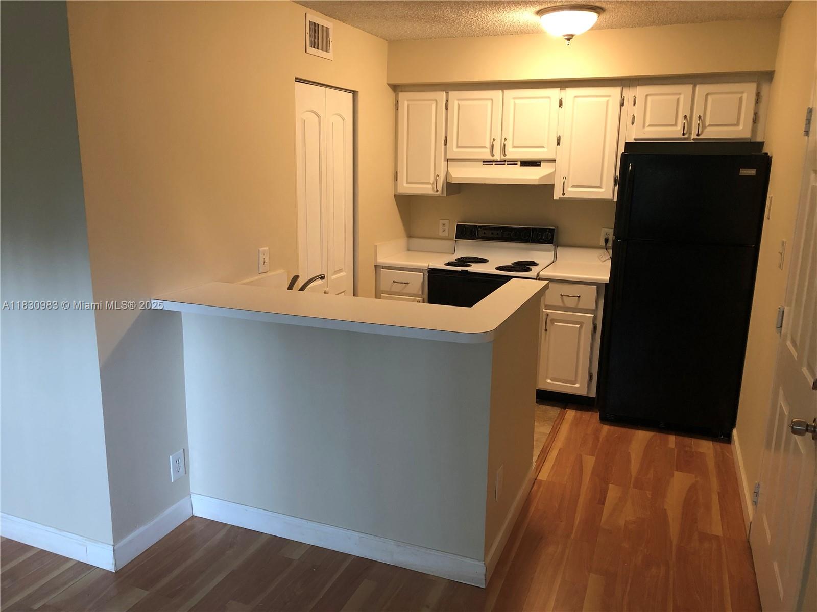 620 S Park Rd #33-2, Hollywood, Florida image 3
