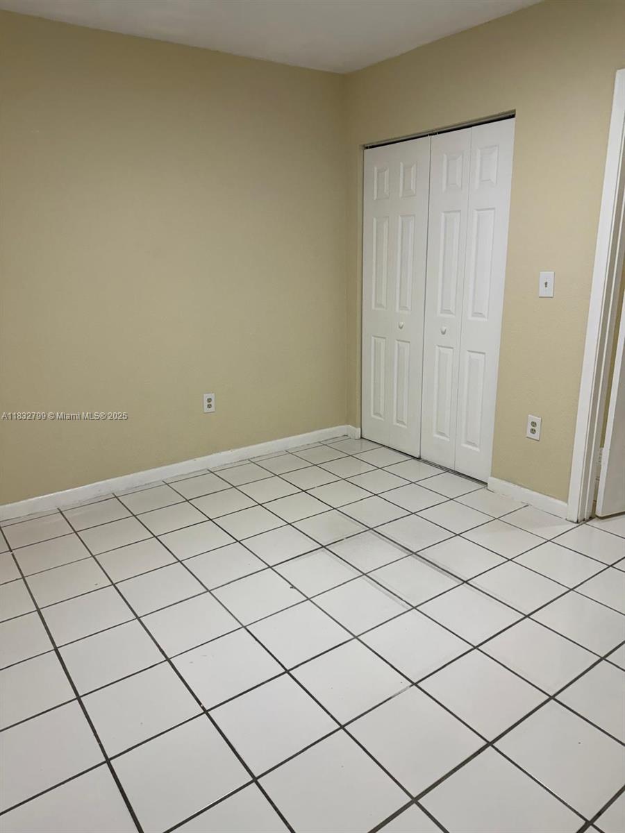 2341 W 66th Pl #103, Hialeah, Florida image 3