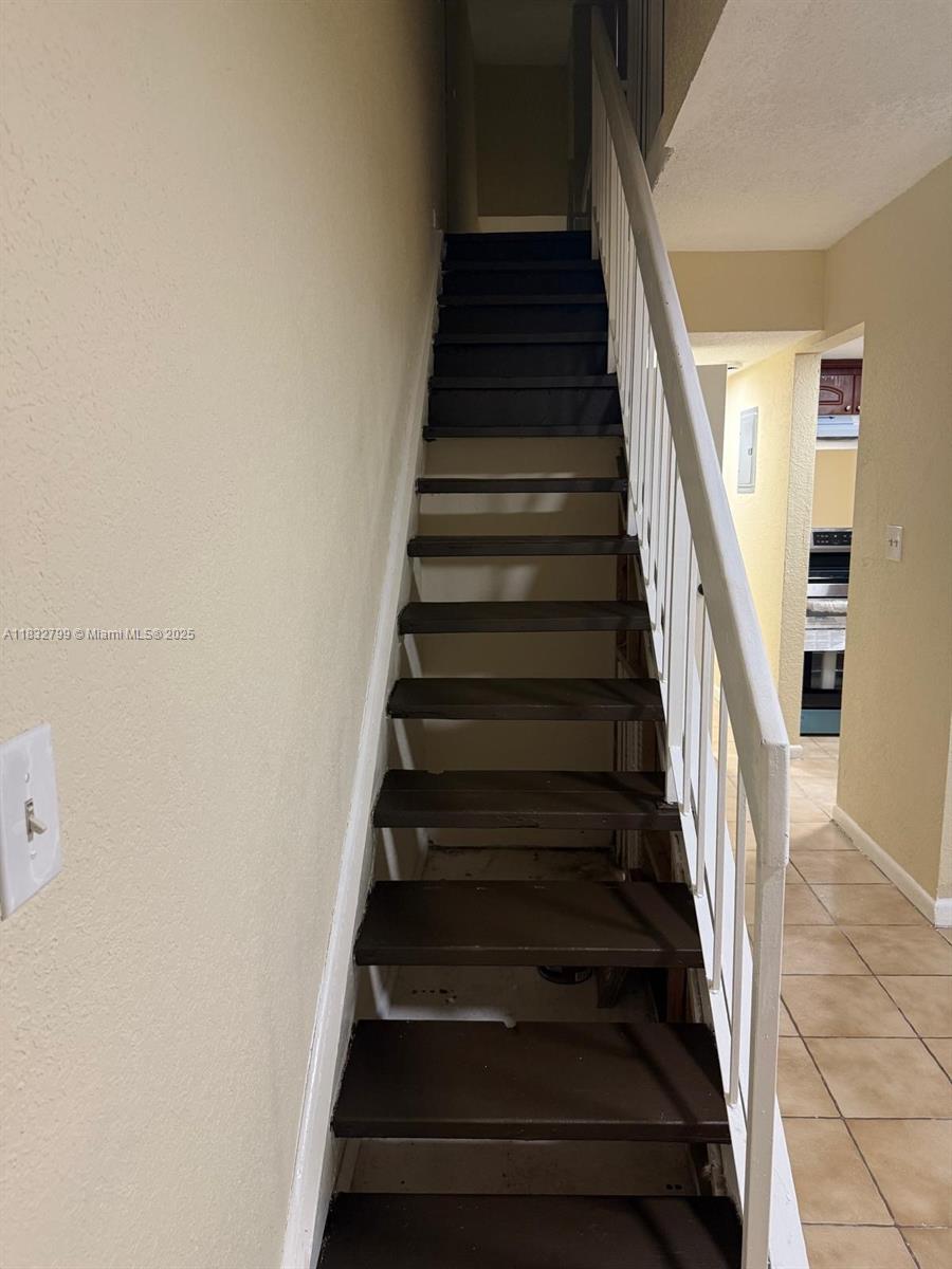 2341 W 66th Pl #103, Hialeah, Florida image 6