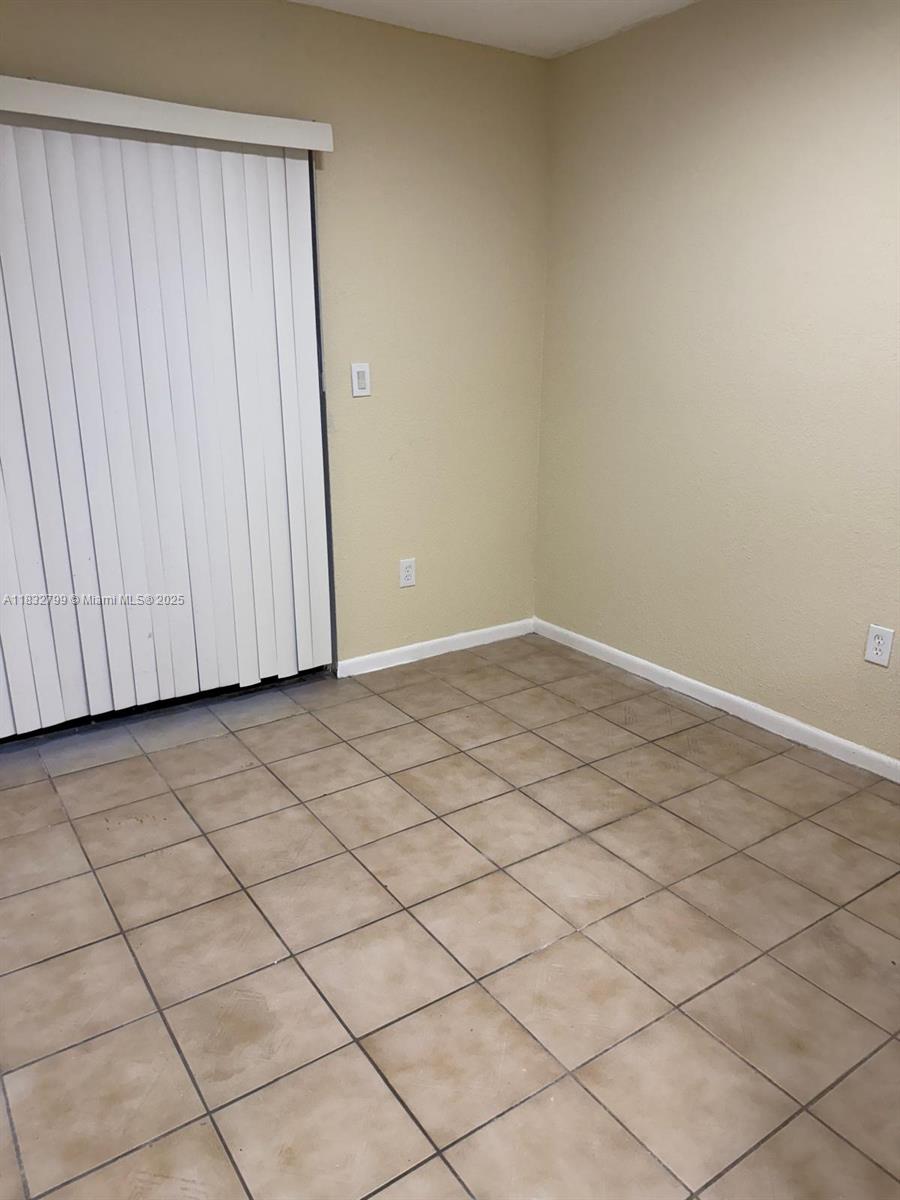 2341 W 66th Pl #103, Hialeah, Florida image 9