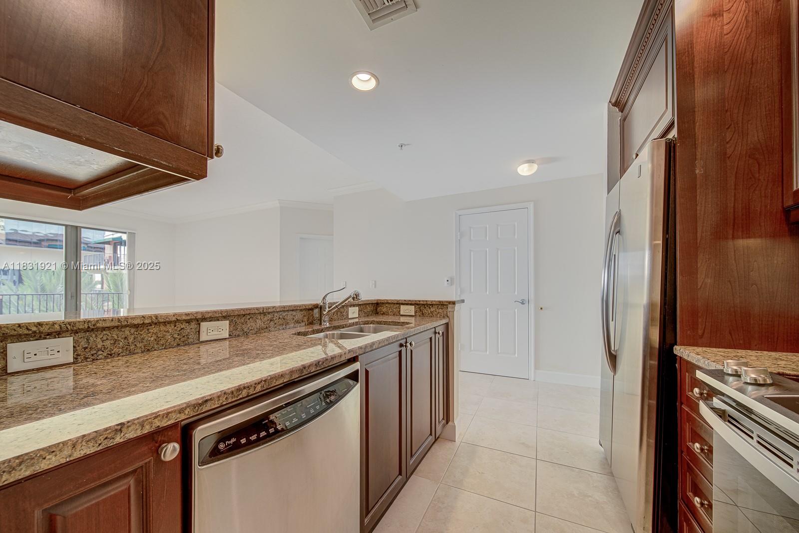 100 Andalusia Ave 608