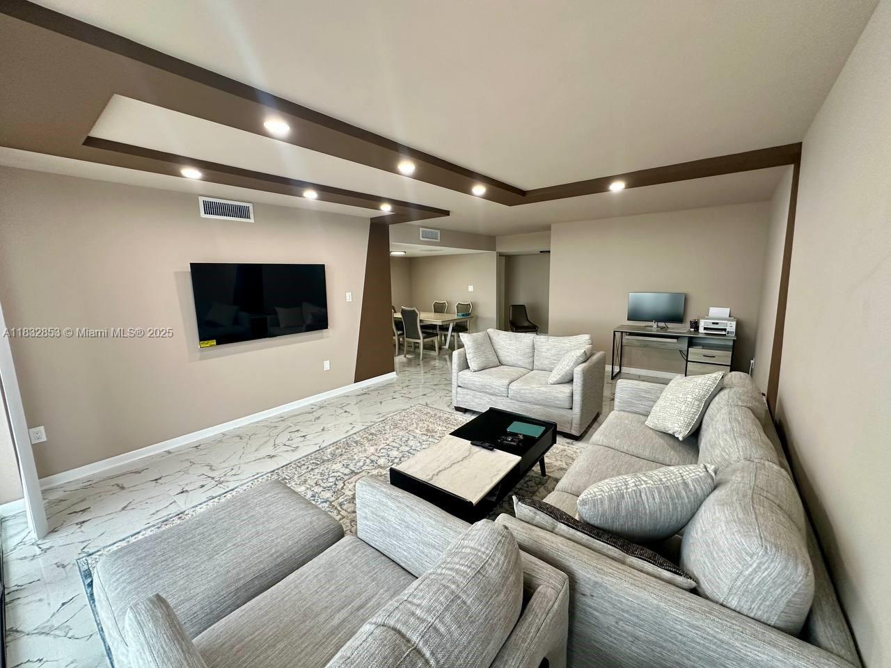 18071 Biscayne Blvd Unit 1601, Aventura, Florida 33160