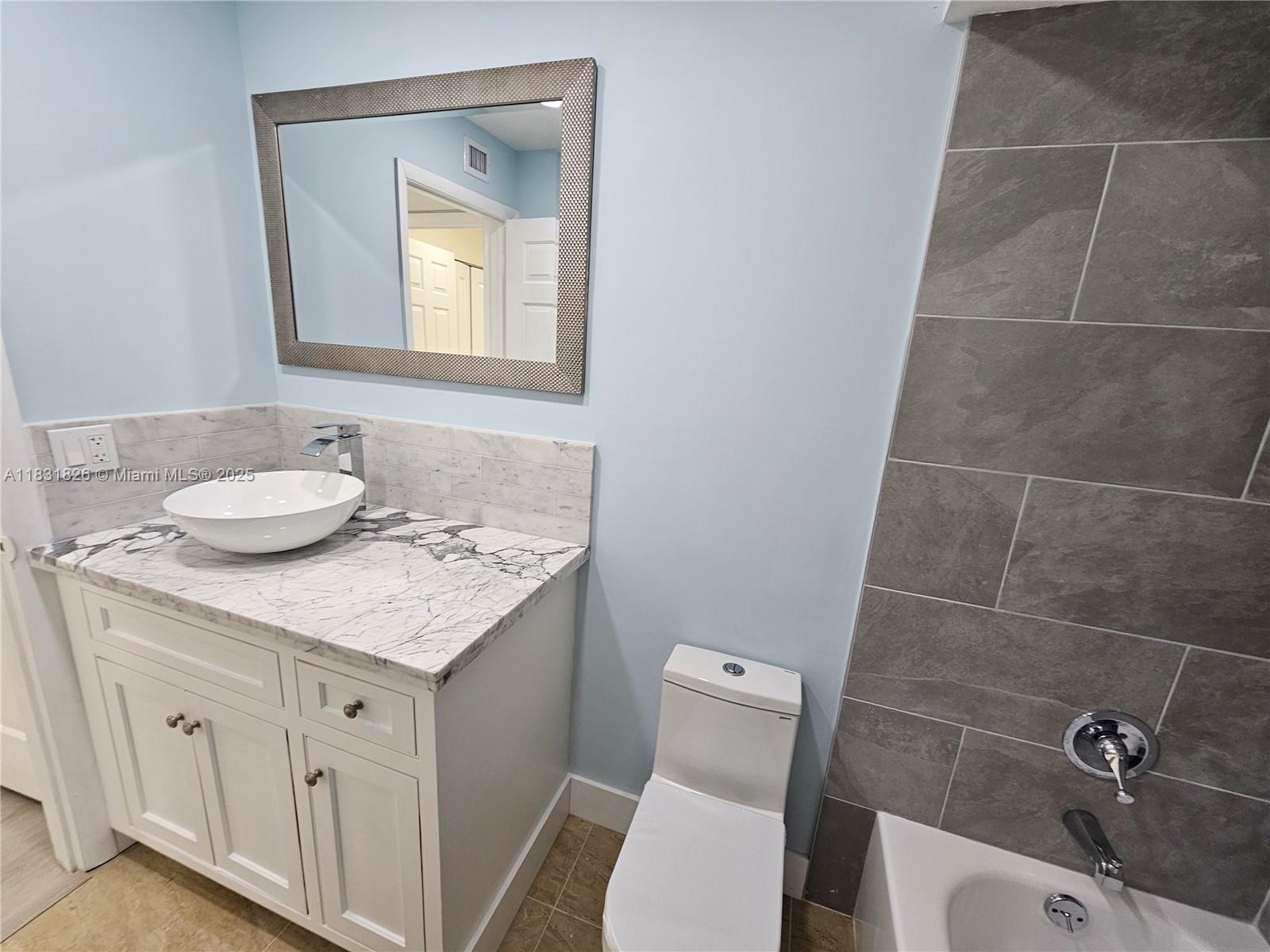 409 Bennington Ln, Lake Worth, Florida image 13