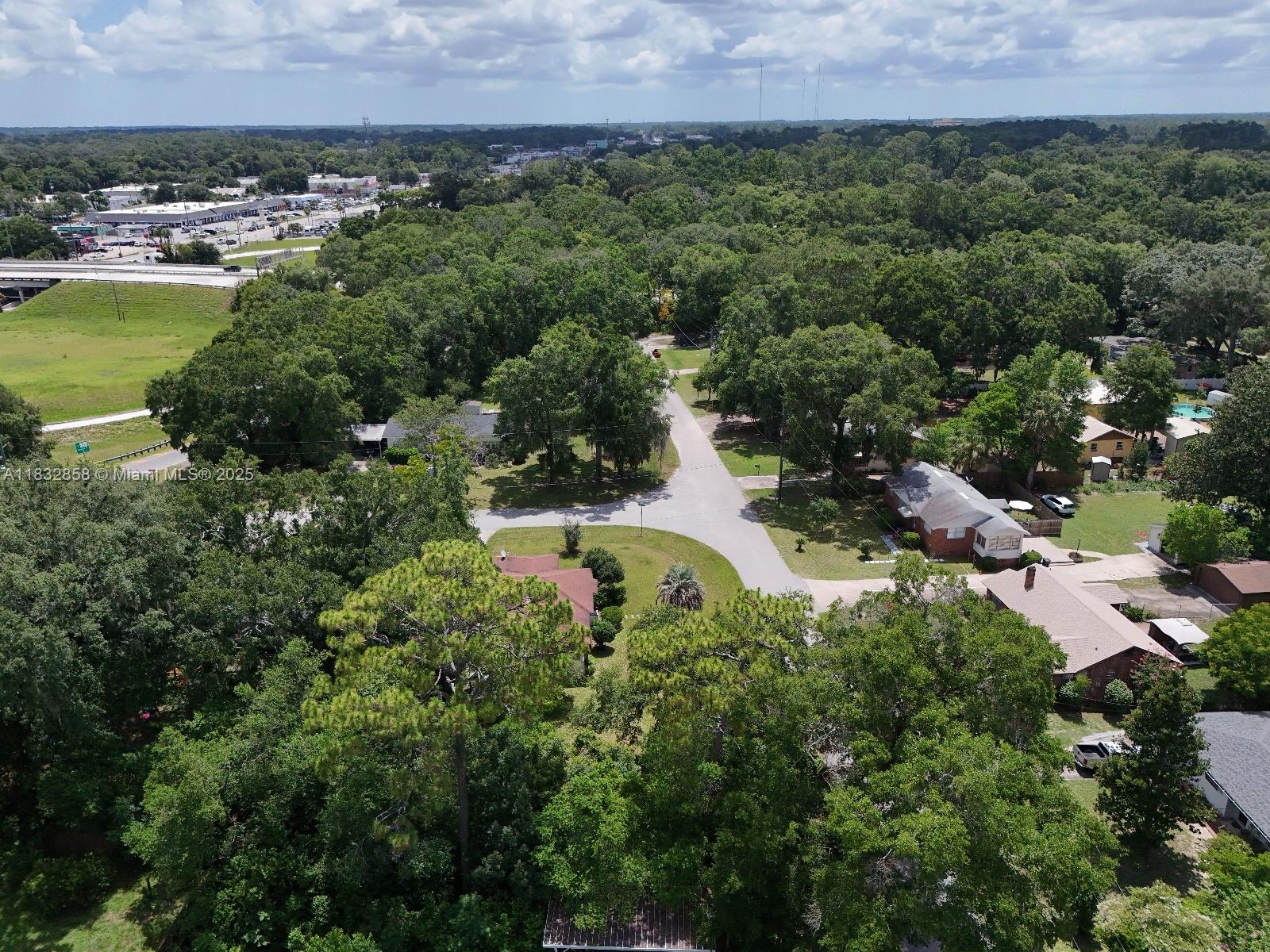5015 Bridgewater Circle, Jacksonville, Florida image 4