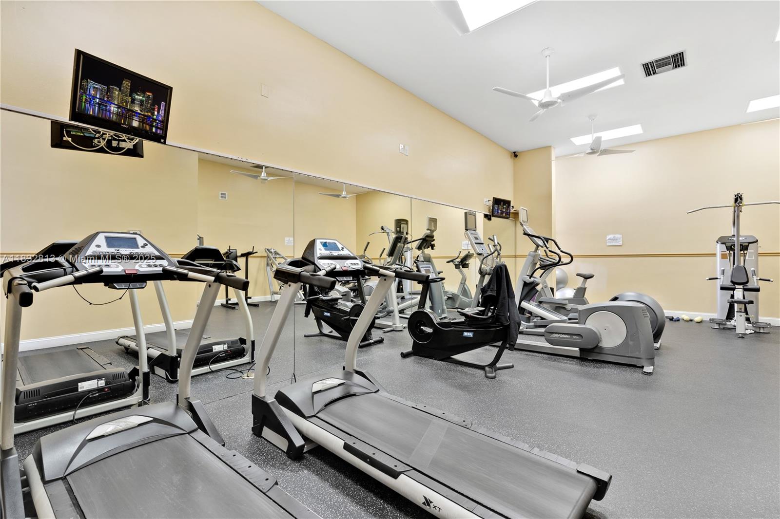 214 Poinciana Dr #204, Sunny Isles Beach, Florida image 37