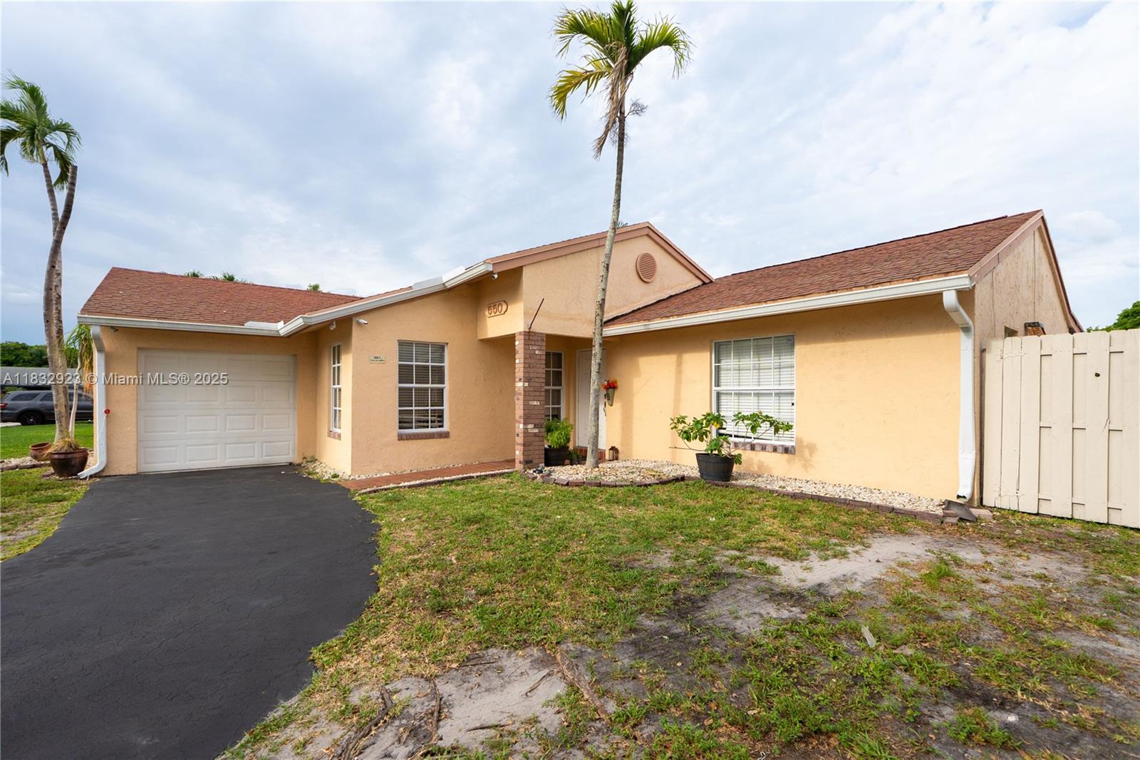 550 Auburn Way, Davie, Florida image 27