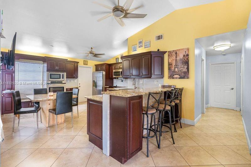 550 Auburn Way, Davie, Florida image 6